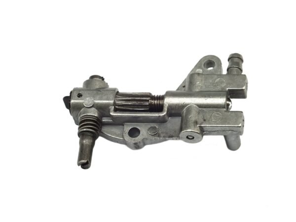 4500 5200 5800 Chainsaw Oil Drive Pump